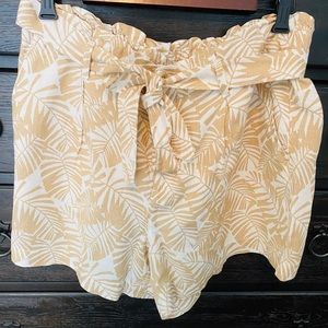 Brand New loose-fitting shorts by Loft